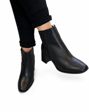 Talla: 5,7